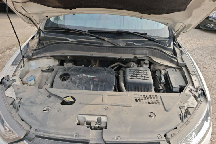 众泰SR7 2016款 1.5T CVT魔方之心版 国V机舱底盘24