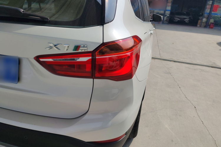 宝马X1 2018款 sDrive18Li 尊享型车身外观6006