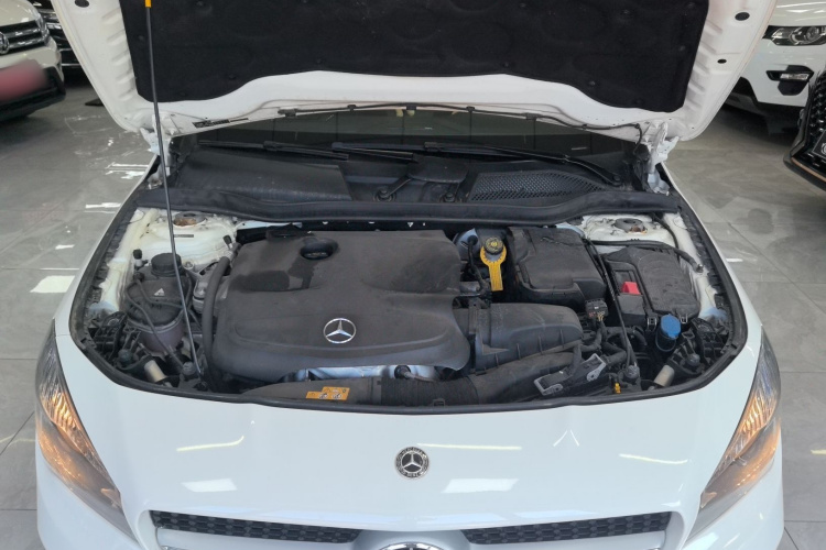奔驰CLA 2019款 CLA 200 动感型机舱底盘24