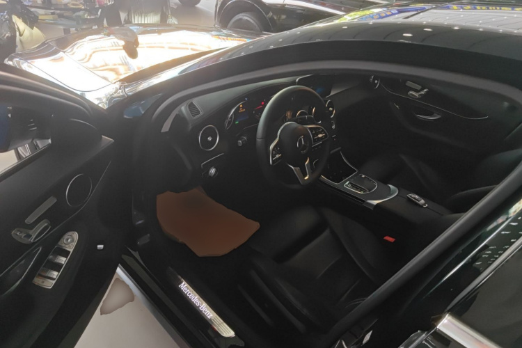 奔驰C级 2019款 C 260 L 运动版中控内饰7003