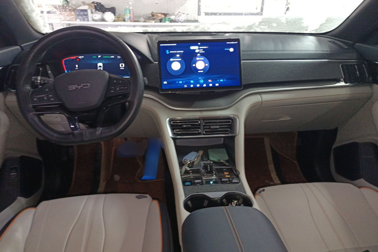 比亚迪 宋PLUS新能源 2024款 荣耀版 DM-i 71km 豪华型中控内饰12