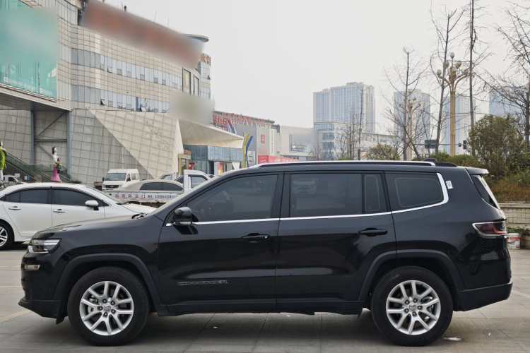 Jeep 指挥官 2018款 2.0T 两驱进享版 国V车身外观6005