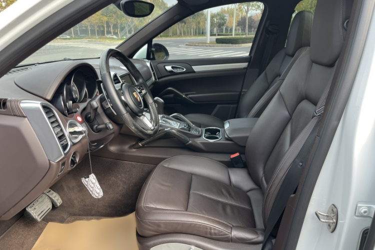 保时捷 2011款 Cayenne S 4.8L中控内饰7004