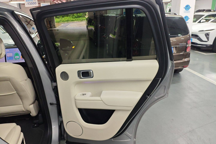 理想汽车 理想L8 2023款 Pro中控内饰7003