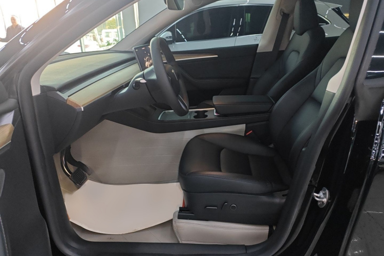 特斯拉 Model Y 2022款 后轮驱动版局部细节19