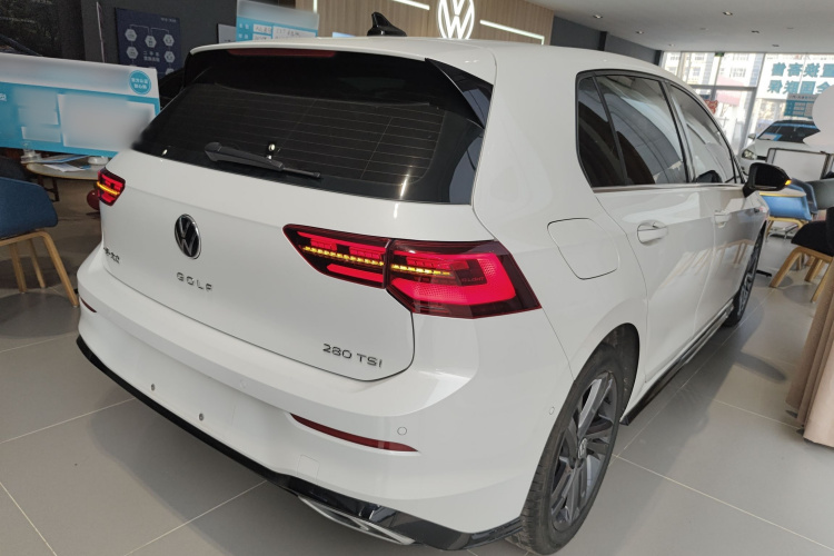 大众 高尔夫 2023款 改款 280TSI DSG R-Line Lite车身外观7