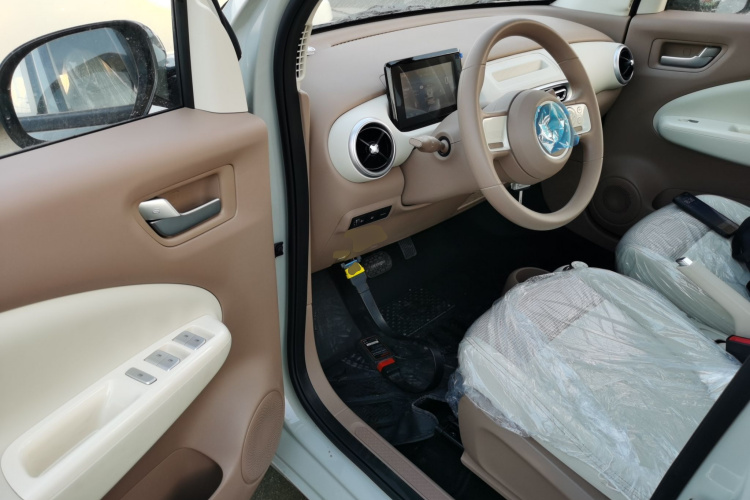 五菱汽车 宏光MINIEV 2025款 四门版 进阶款中控内饰7003