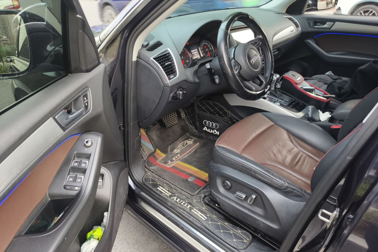 奥迪Q5 2016款 40 TFSI 技术型中控内饰20