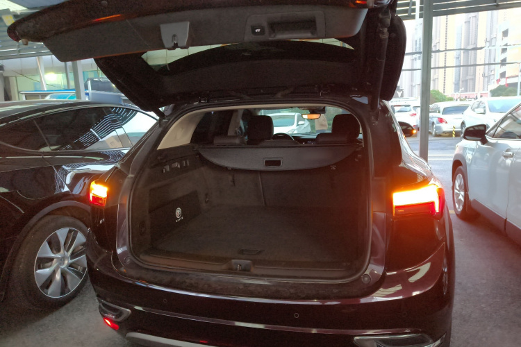 别克 2022款 昂科威S 四驱Avenir艾维亚机舱底盘23