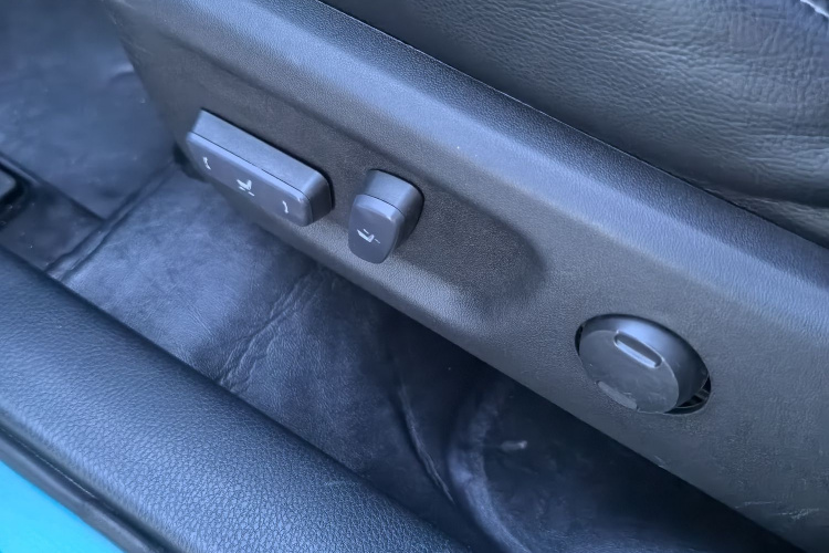 丰田 雷凌双擎E+ 2019款 1.8PH V E-CVT豪华版中控内饰7014