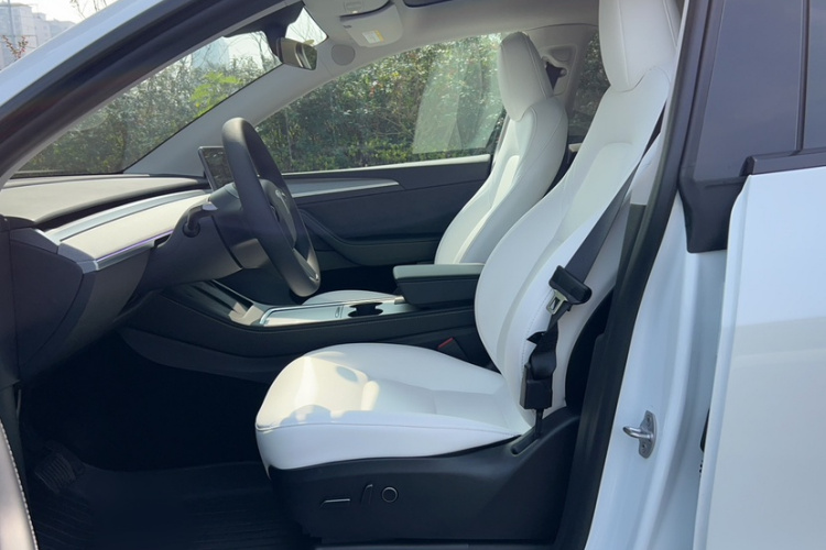 特斯拉 Model Y 2023款 后轮驱动版局部细节19