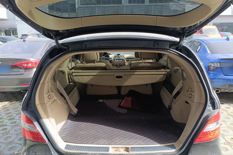 奔驰R级 2017款 R 320 4MATIC 商务型臻藏版机舱底盘23