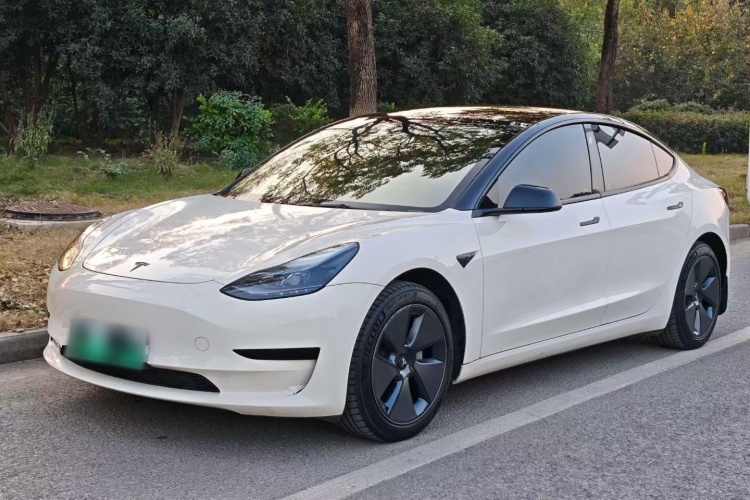 特斯拉 Model 3 2022款 后轮驱动版车身外观1