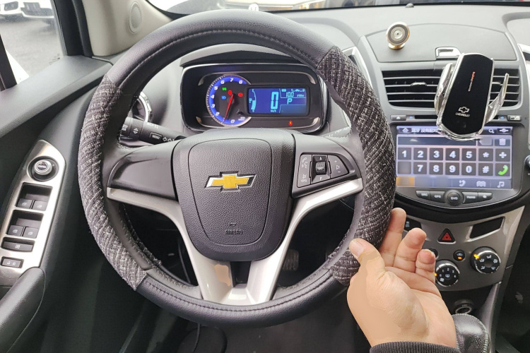 雪佛兰 创酷 2014款 1.4T 自动两驱豪华型中控内饰13