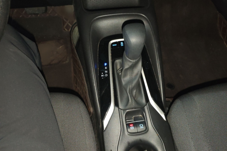 丰田 雷凌 2024款 185T CVT豪华版局部细节18