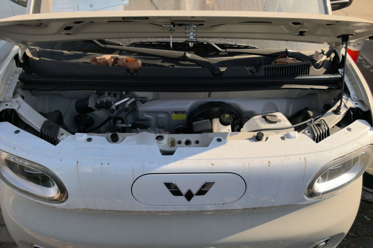 五菱汽车 宏光MINIEV 2024款 第三代 215km 青春版机舱底盘24