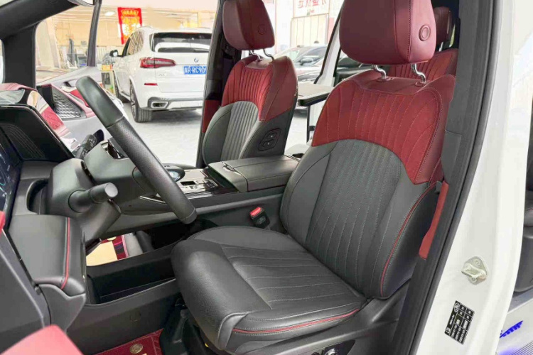 广汽传祺 传祺M8 2023款 宗师系列 400T 旗舰版中控内饰7015