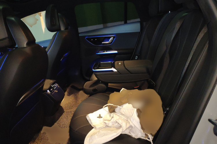 奔驰EQE 2022款 350 先型特别版中控内饰21