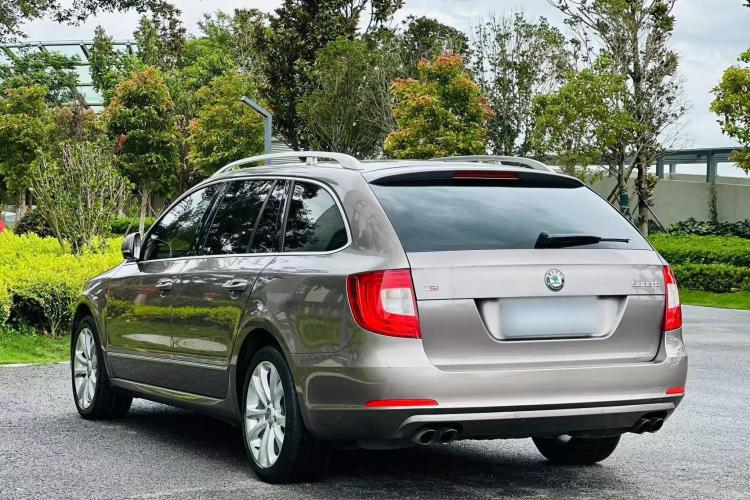 斯柯达 速尊 2014款 2.0TSI 尊贵版车身外观6004