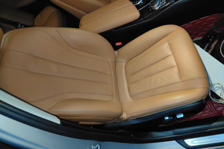 宝马5系 2018款 528Li 上市特别版局部细节41