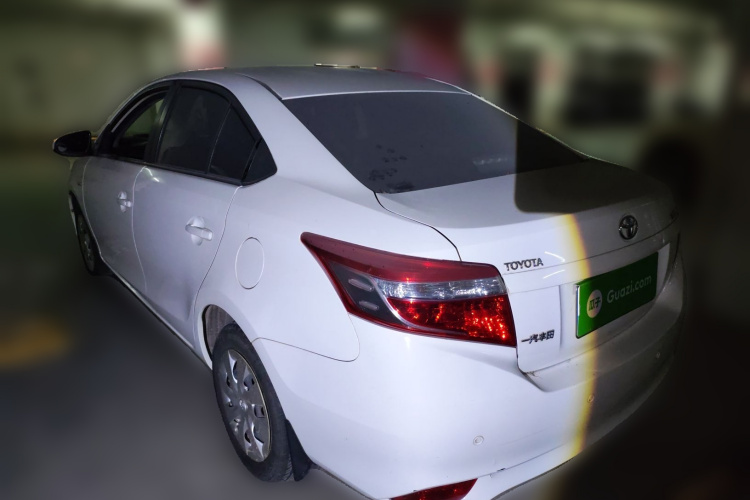 丰田 威驰 2016款 1.5L 手动智臻星耀版车身外观5