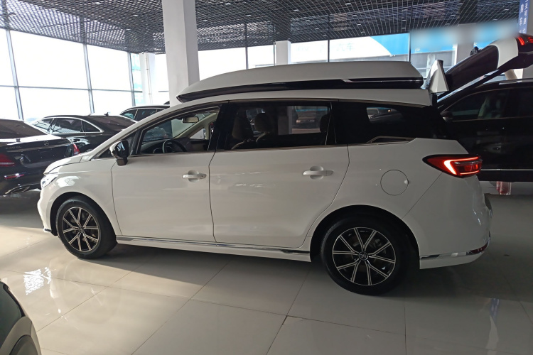 比亚迪 宋MAX新能源 2022款 DM-i 105KM 行政版车身外观6003