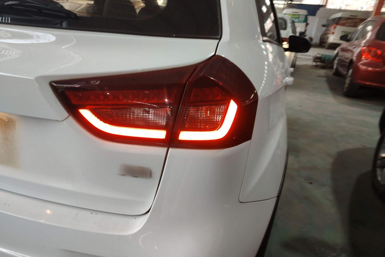 吉利汽车 远景X3 2019款 升级版 1.5L CVT精英型车身外观6006