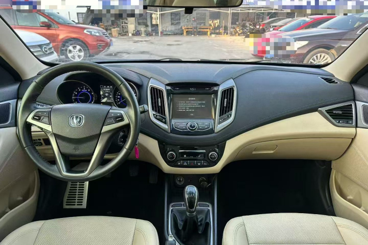 长安 逸动 2016款 1.6L 手动风尚型中控内饰7002