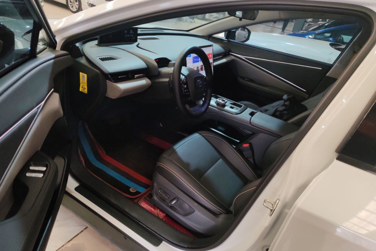 丰田bZ5 2025款 550 PRO智行版中控内饰19