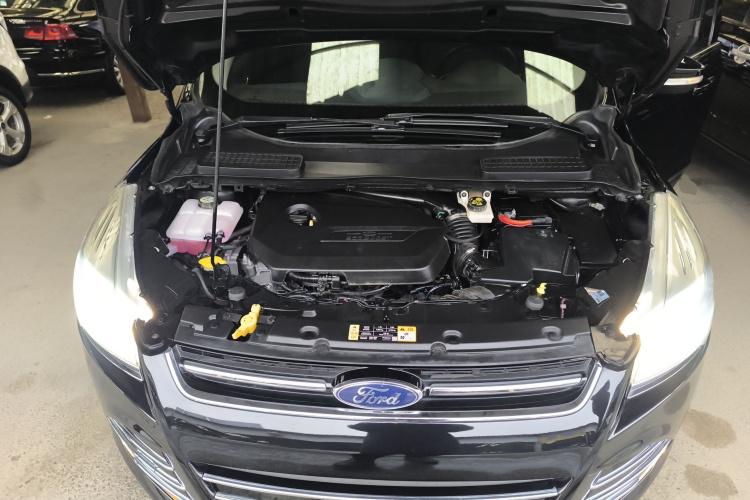 福特 翼虎 2013款 1.6L GTDi 两驱风尚型机舱底盘24