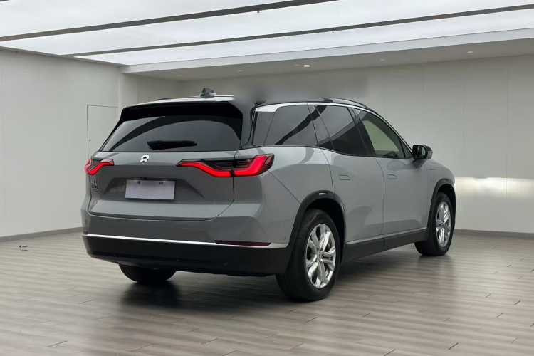 蔚来ES8 2020款 415KM 六座版车身外观7