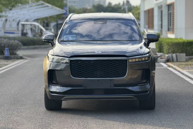 理想汽车 理想ONE 2021款 增程6座版车身外观2