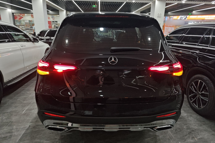 奔驰GLC 2023款 改款 GLC 260 L 4MATIC 豪华型 7座车身外观6