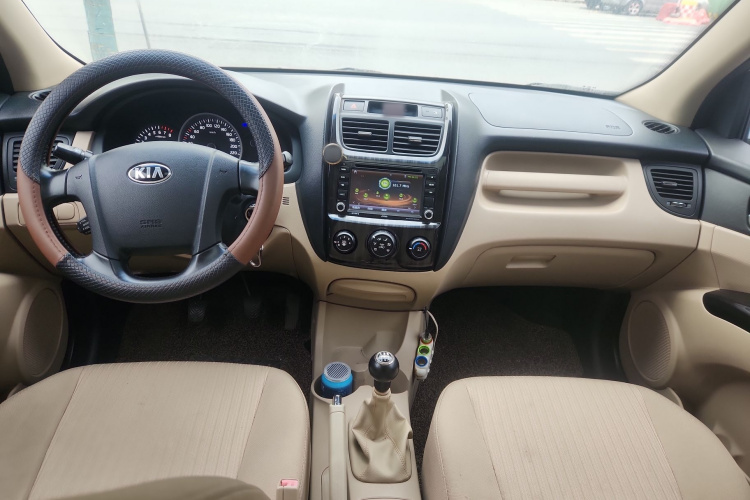 起亚 狮跑 2013款 2.0L 手动两驱版GL中控内饰7002