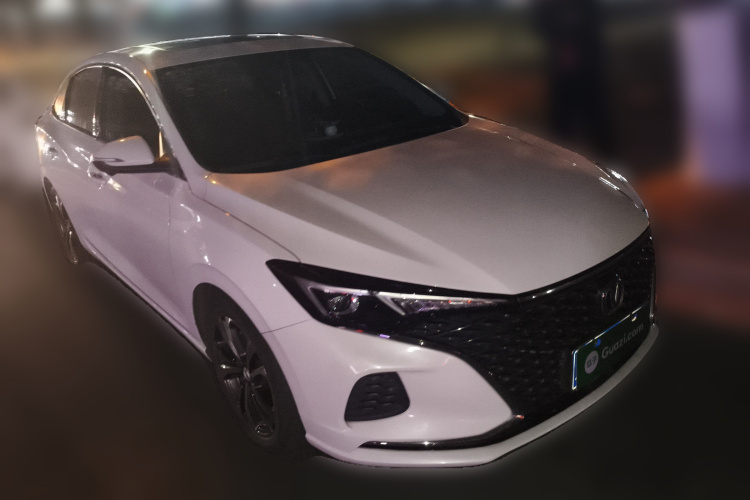 长安 逸动 2020款 PLUS 蓝鲸NE 1.4T GDI DCT旗舰型车身外观3