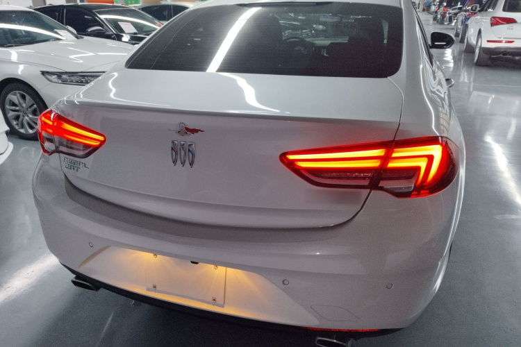 别克 君威 2024款 28T 纵享版车身外观6006