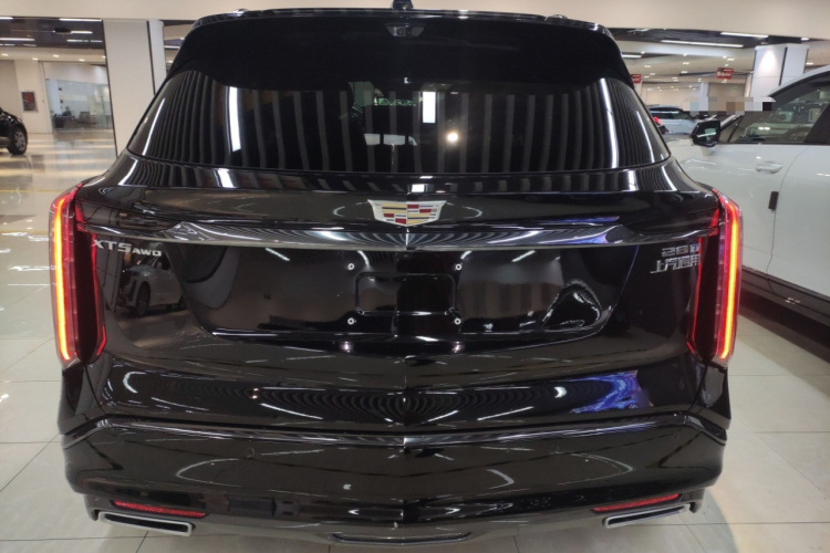 凯迪拉克XT5 2025款 2.0T 铂金型车身外观6