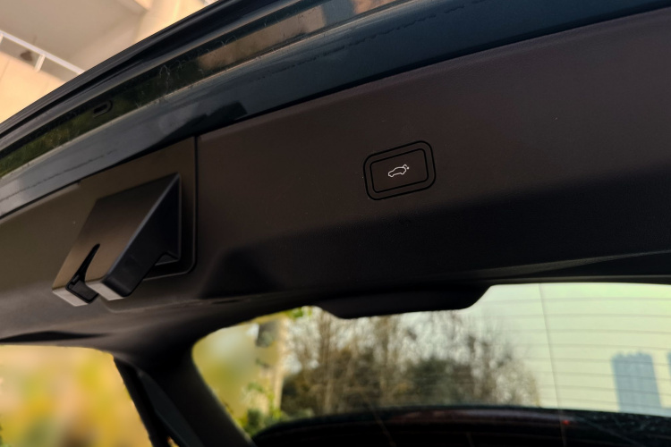 吉利汽车 星越L 2025款 东方曜 2.0TD 自动四驱望月版车身外观6015