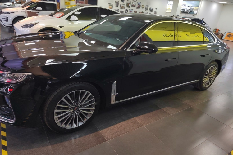 红旗H9 2023款 2.0T 智联旗享版车身外观4