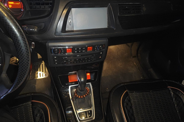 雪铁龙C5 2013款 2.0L 自动尊享型局部细节16