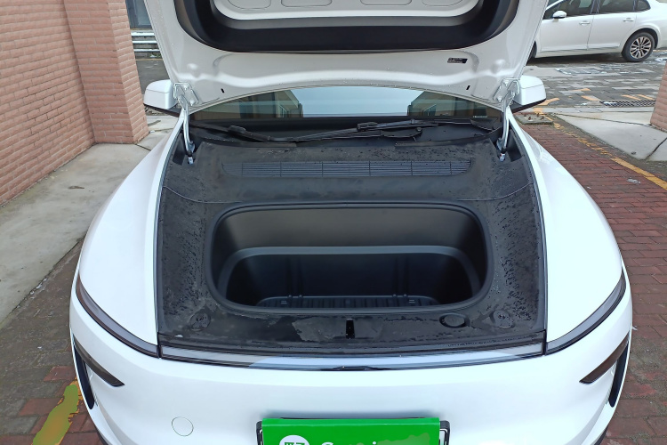 特斯拉 Model Y 2025款 改款 长续航全轮驱动版局部细节24