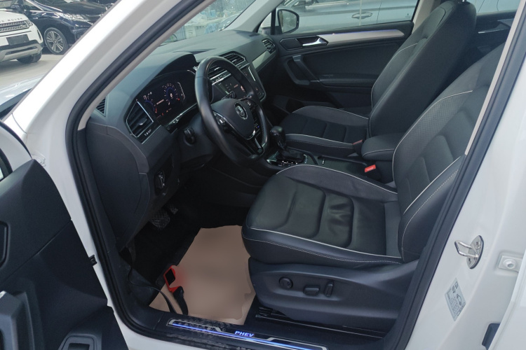 大众 途观L新能源 2020款 430PHEV 插电混动旗舰版中控内饰19