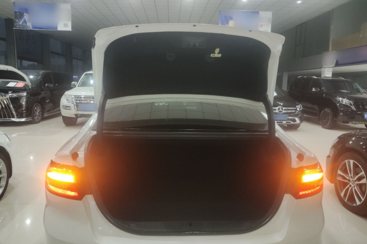 福特 金牛座 2017款 改款 EcoBoost 245 时尚型局部细节23