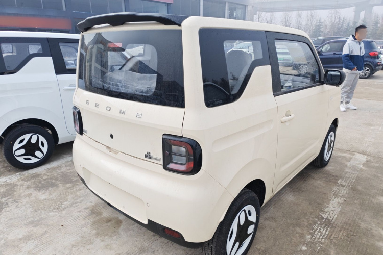 吉利银河 熊猫 2025款 210km 元气熊车身外观7