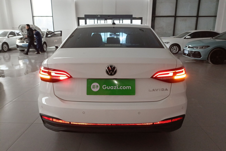 大众 朗逸 2023款 改款 1.5L 自动得逸版车身外观6