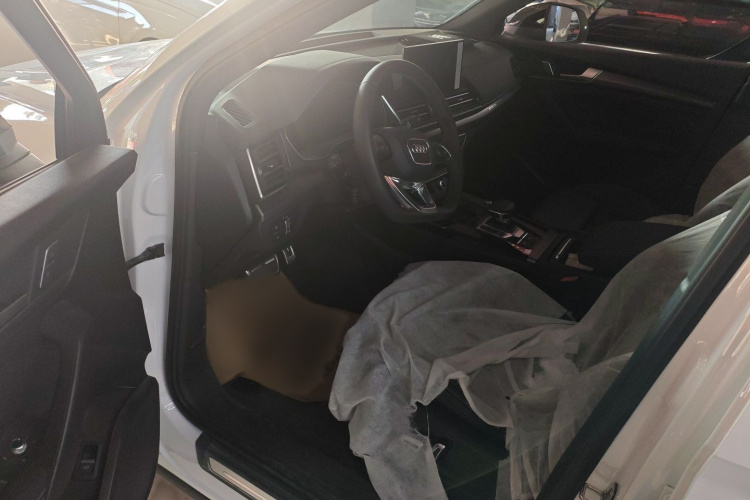 奥迪Q5L 2024款 40 TFSI 豪华动感型中控内饰7002