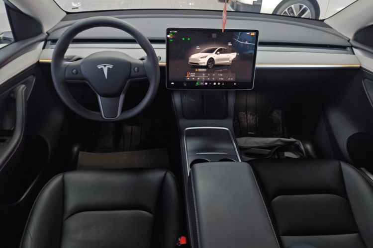 特斯拉 Model Y 2024款 后轮驱动版中控内饰7002