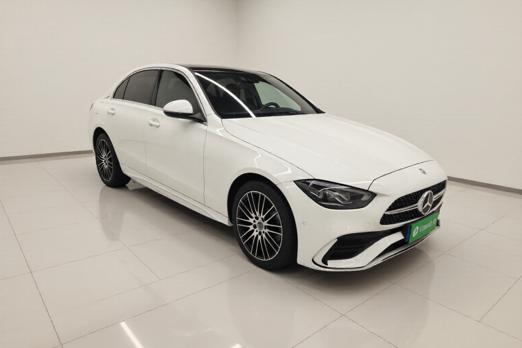 奔驰C级 2024款 C 260 L 运动版车身外观3
