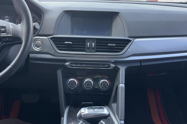 哈弗H6 2018款 红标 运动版 1.5T 自动两驱精英型中控内饰16