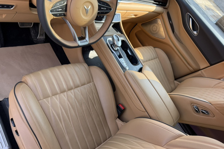 岚图汽车 岚图梦想家 2022款 低碳版 梦+智享包中控内饰7011